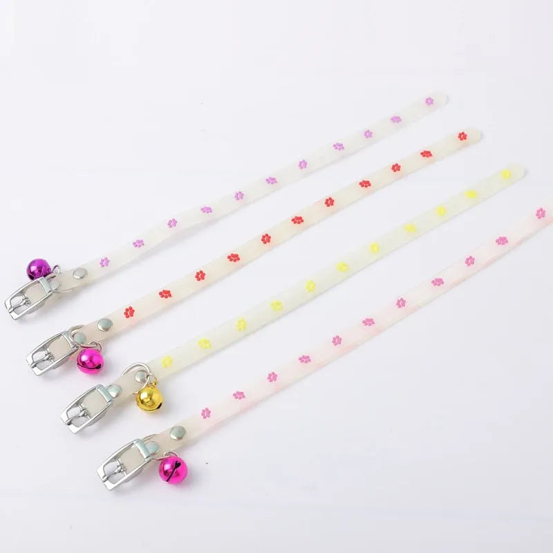 Luminous cat collar with adjustable 29cm silicone strap and metal bell in glow pattern design