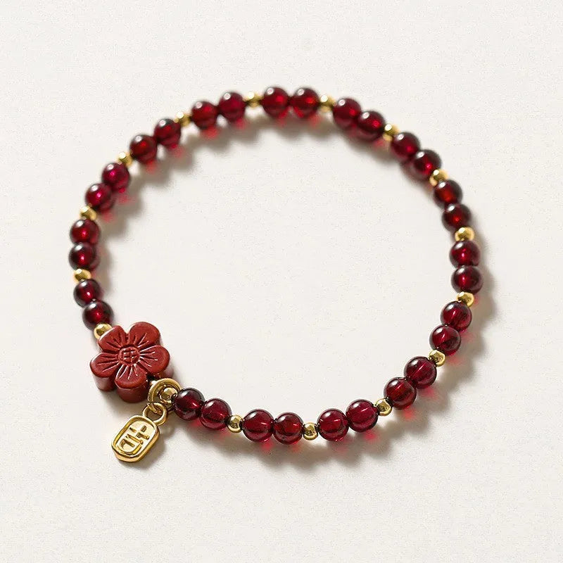 Women's freshwater pearl bracelet with crystal centrepiece in geometric design