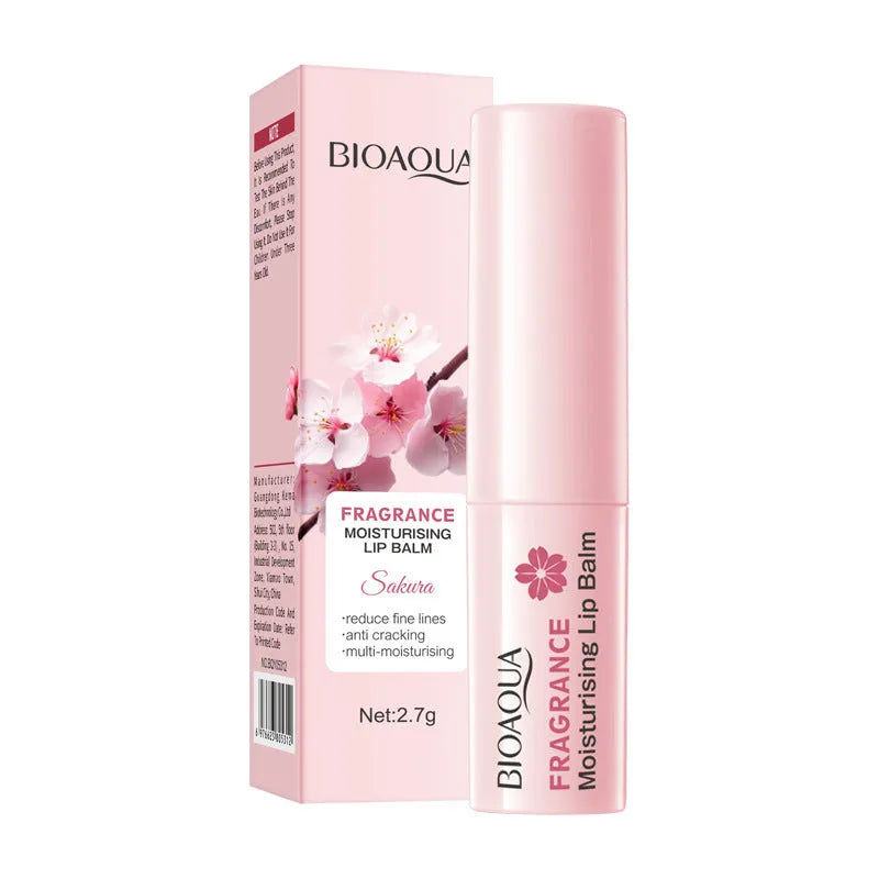 Anti-chapped moisturising lipstick tube with hyaluronic acid and vitamin E labelling