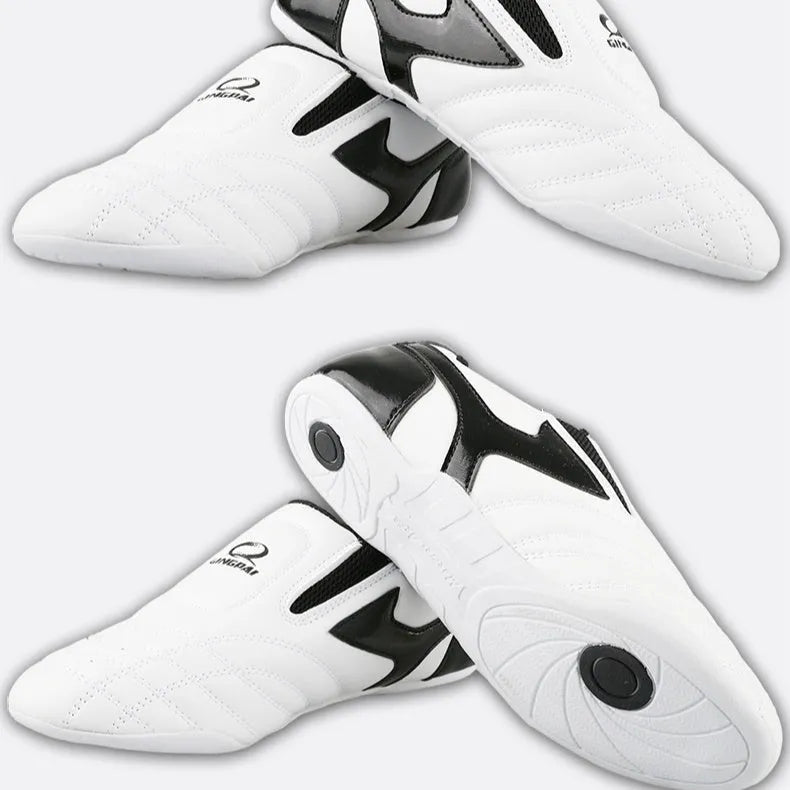 Black and white children's professional taekwondo martial arts shoes with soft sole