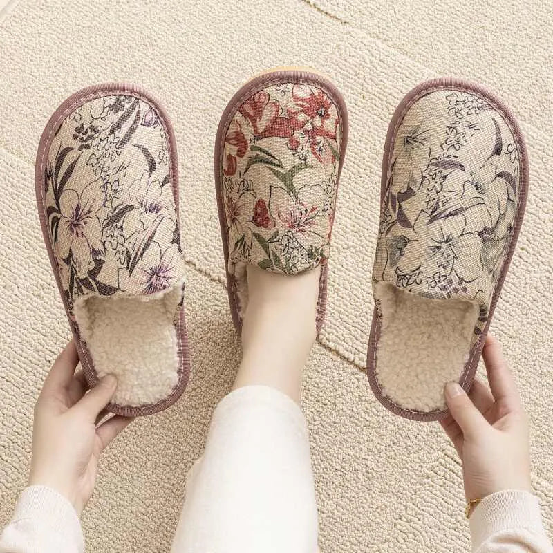Cotton slippers with linen-textured surface and PVC sole in various colour patterns