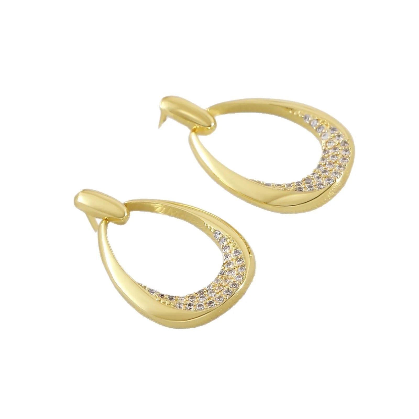 Yellow gold geometric drop-shaped women's copper earrings with colour retention electroplating.
