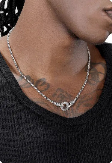 Women's S925 sterling silver clavicle necklace with minimalist pendant on silver chain