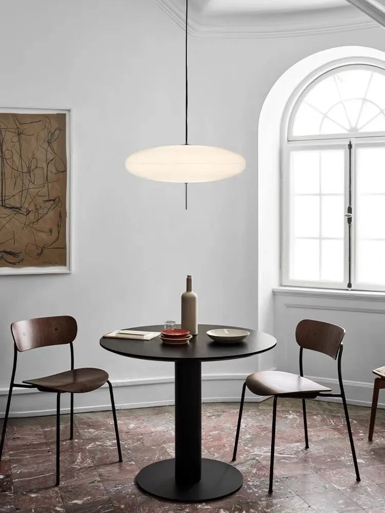 Nordic retro UFO-shaped chandelier ceiling light fixture in black and white colourway