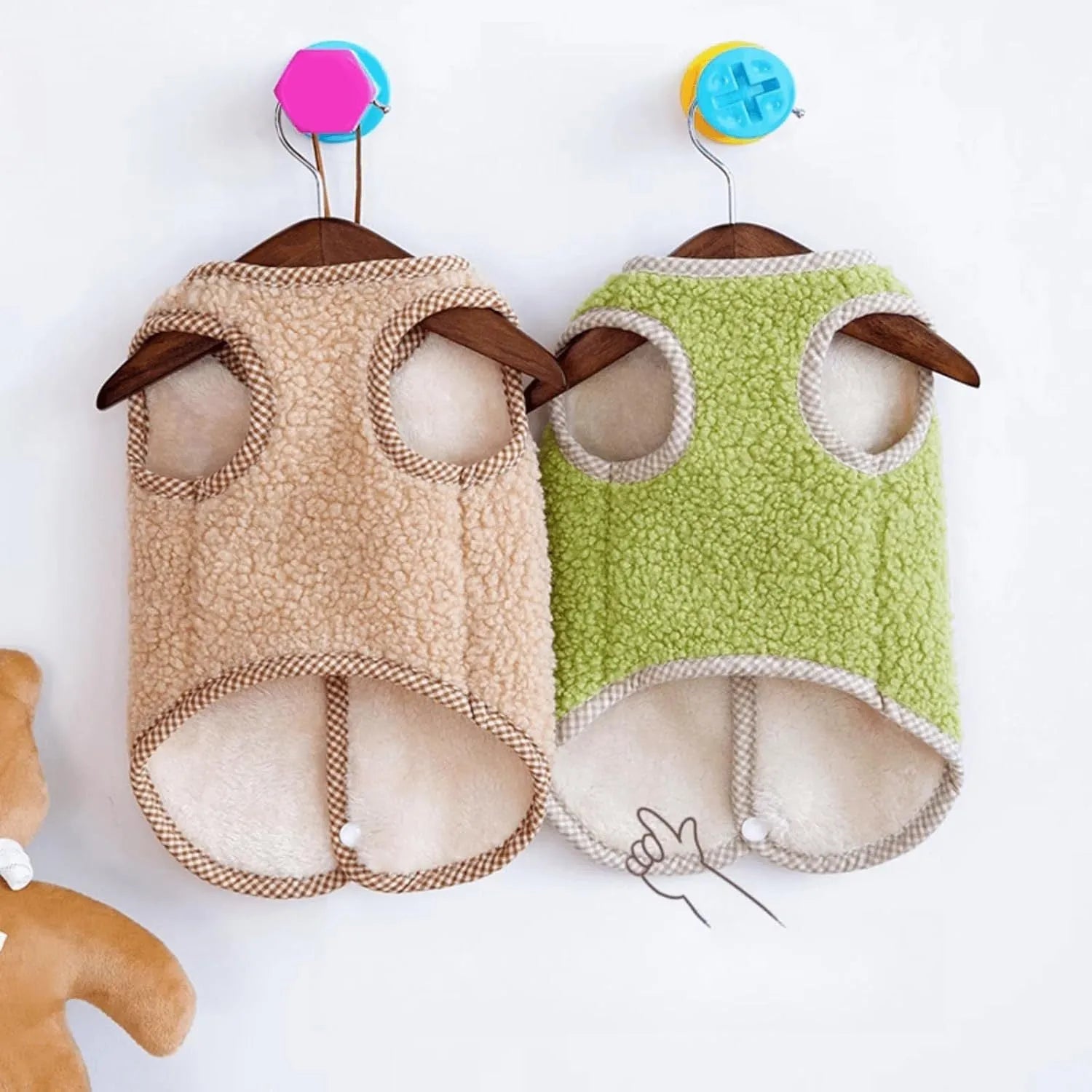 Green coral fleece dog sweatshirt vest with leash ring for small pets in autumn winter