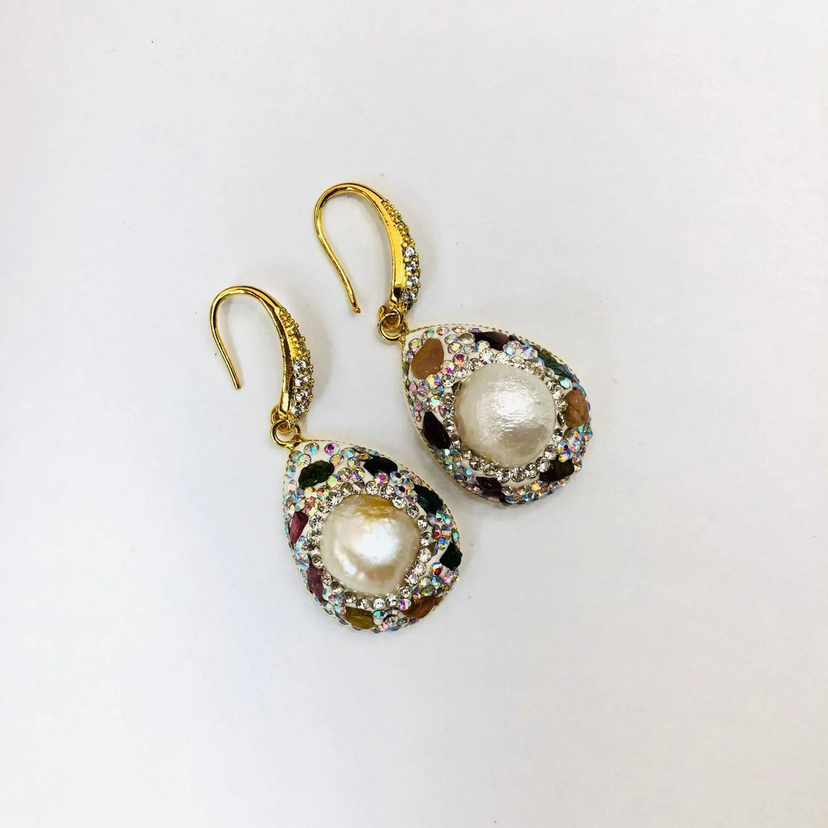 Natural freshwater pearl earrings for women with colourful teardrop shape, copper base, and diamond-inlay detail