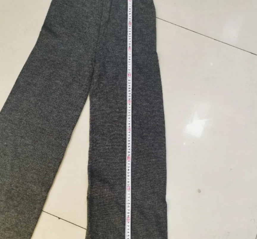 Women's side-slit sweater suit set with matching trousers in acrylic fabric