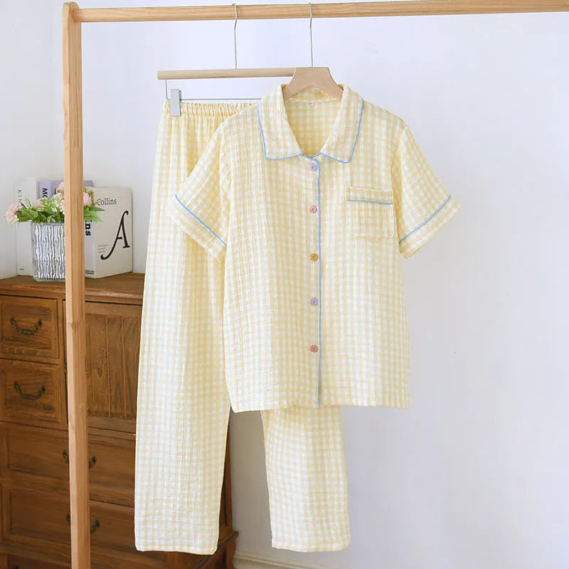 Washed cotton double-layer gauze short-sleeved top and trouser suit in a casual loose fit for summer.