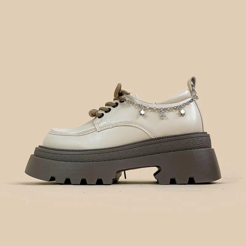 White British style platform leather shoes with chunky heel and front lace-up design