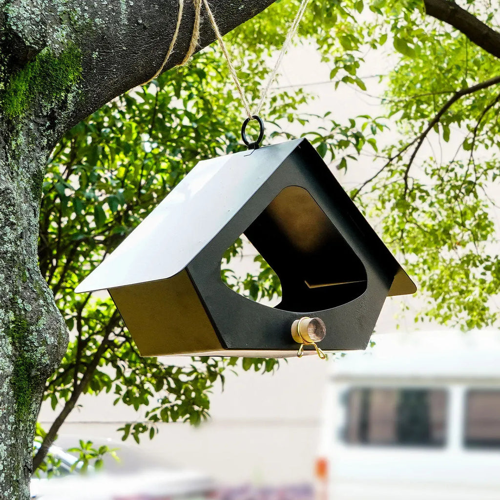 European-style simple iron bird nest with anti-rain design for outdoor courtyard decoration