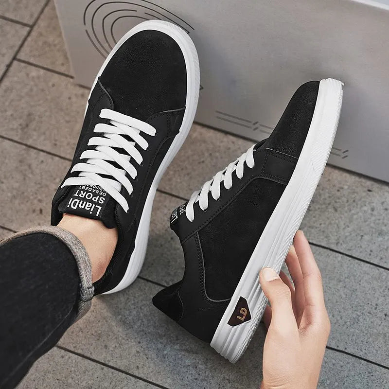 Men's black snake pattern PU casual sneakers with round toe and rubber sole