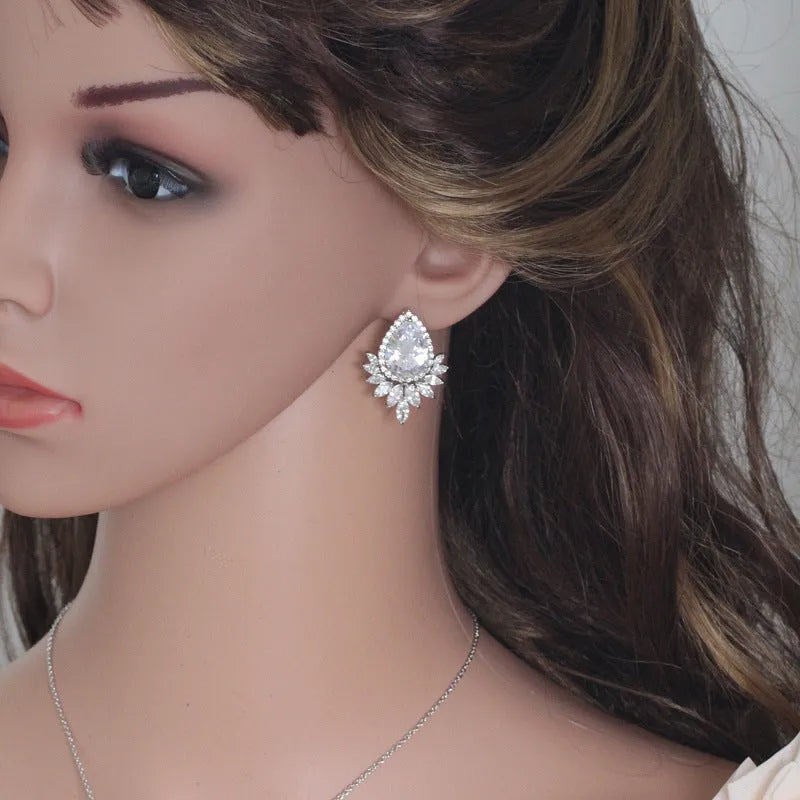 Bridal banquet jewellery set with necklace and earrings in blue, red and white colour options
