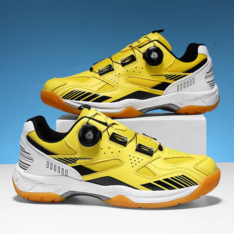 Unisex round-toe casual sneakers with a flat heel, shown in available colours.