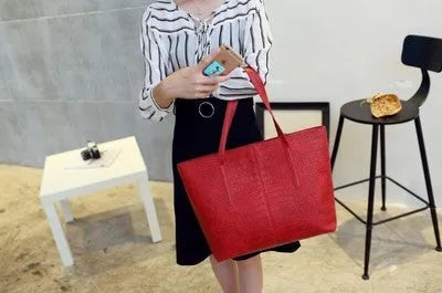 Simple European shoulder bag handbag in black or grey for spring summer fashion