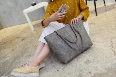 Simple European shoulder bag handbag in black or grey for spring summer fashion