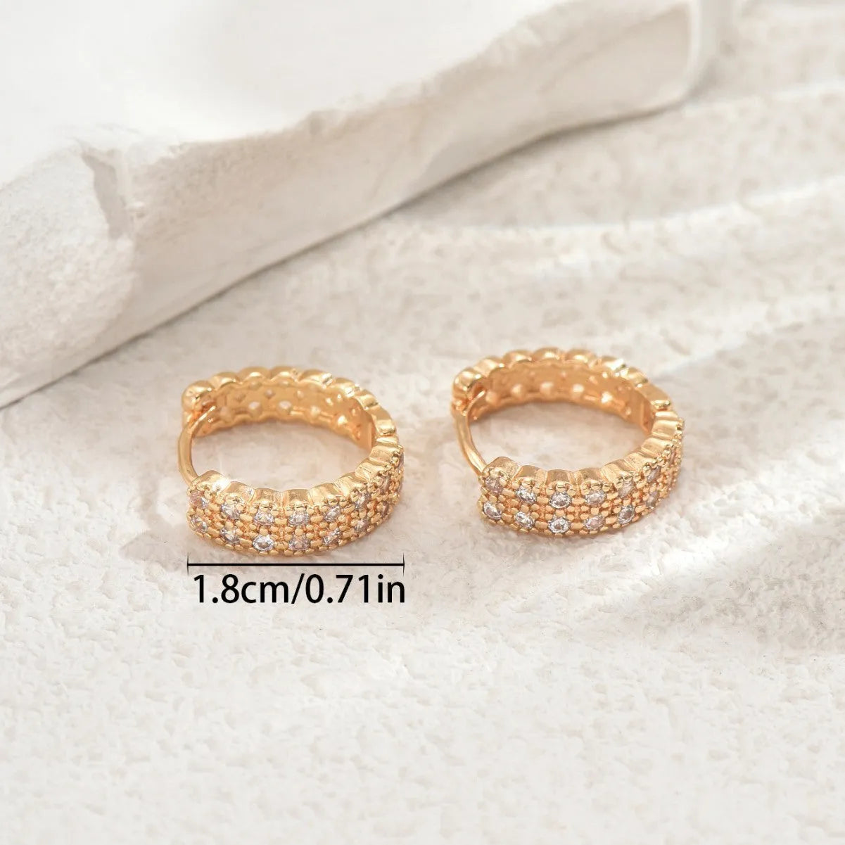Geometry pattern copper ear studs with round dot ring elements in DE20288 colour