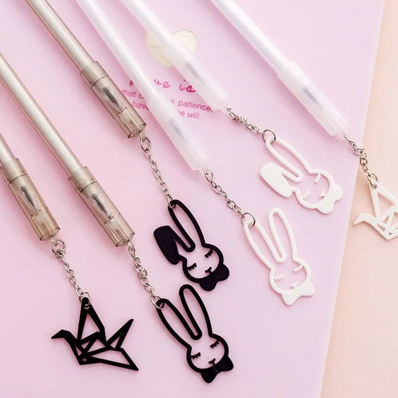 Plastic gel pen with paper crane or rabbit pendant decoration, 17cm length with 0.38mm fine tip