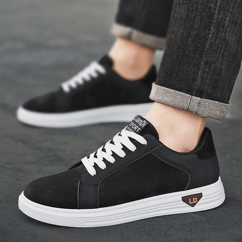 Men's black snake pattern PU casual sneakers with round toe and rubber sole