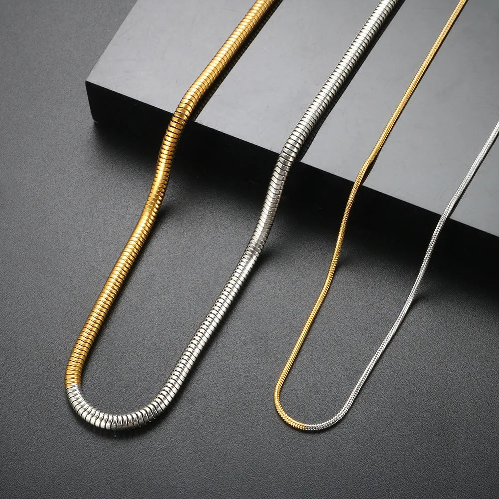 Women's golden snake bones chain necklace with geometric hip-hop design