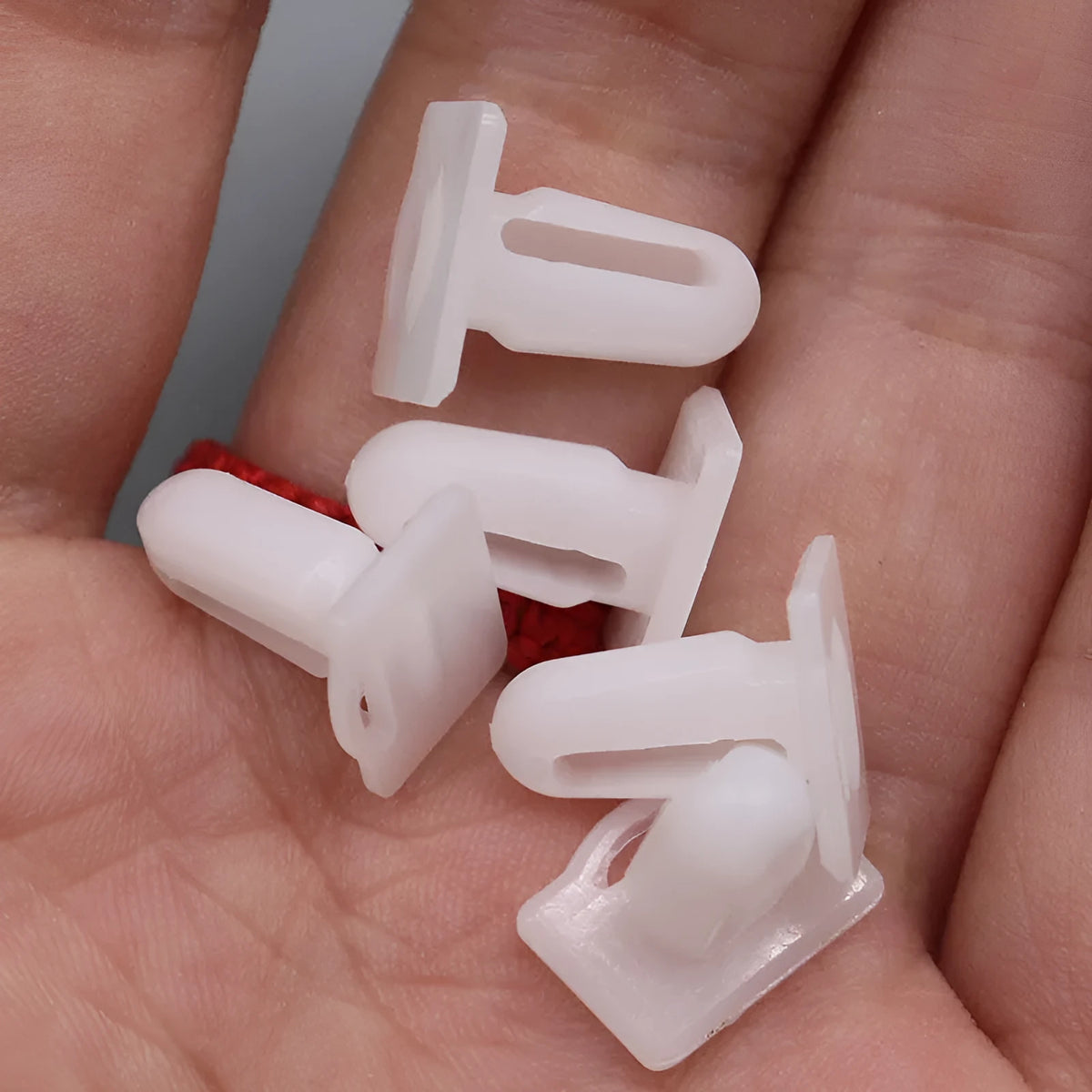 Pack of 60 PA66 plastic automobile trim panel nails and buckles in D318 colour for interior repair