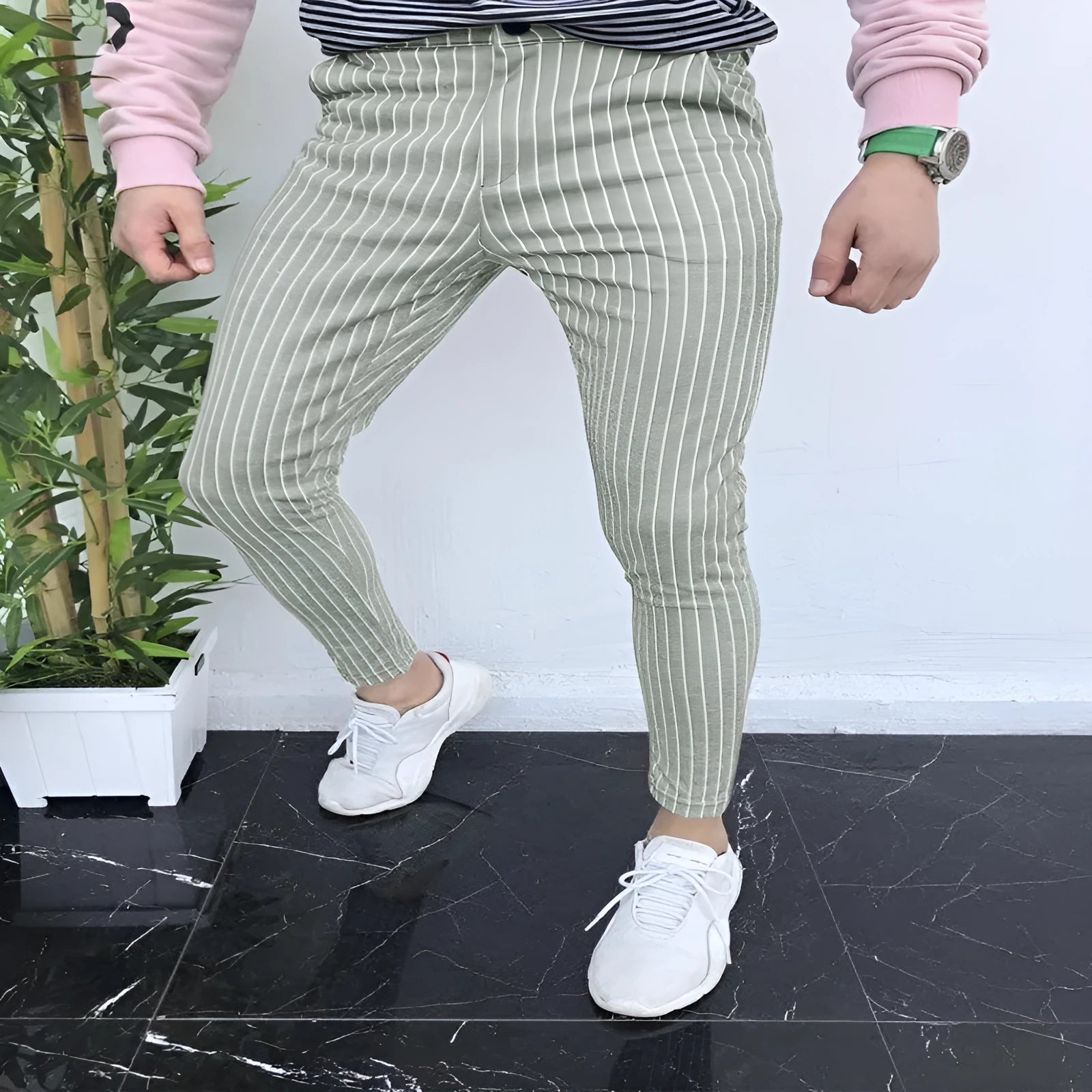 Men's slim-fit plaid casual trousers with straight-leg design and elastic fabric