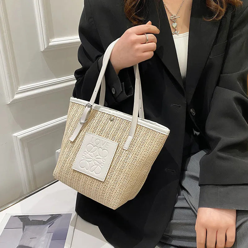 Straw woven women's shoulder bag in European retro style with three-dimensional pockets