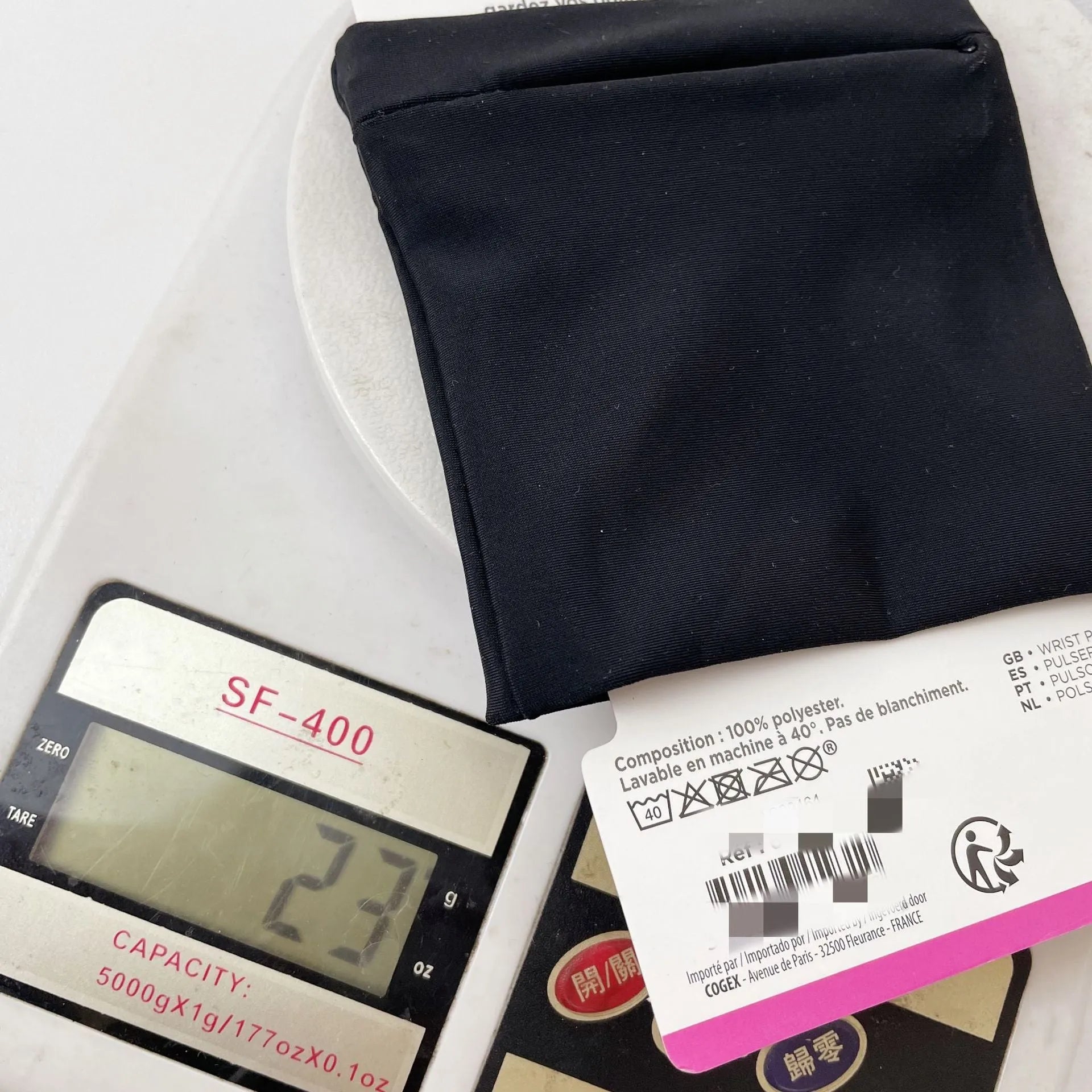 Wrist bag armband sleeve for mobile phones during camping and fitness activities