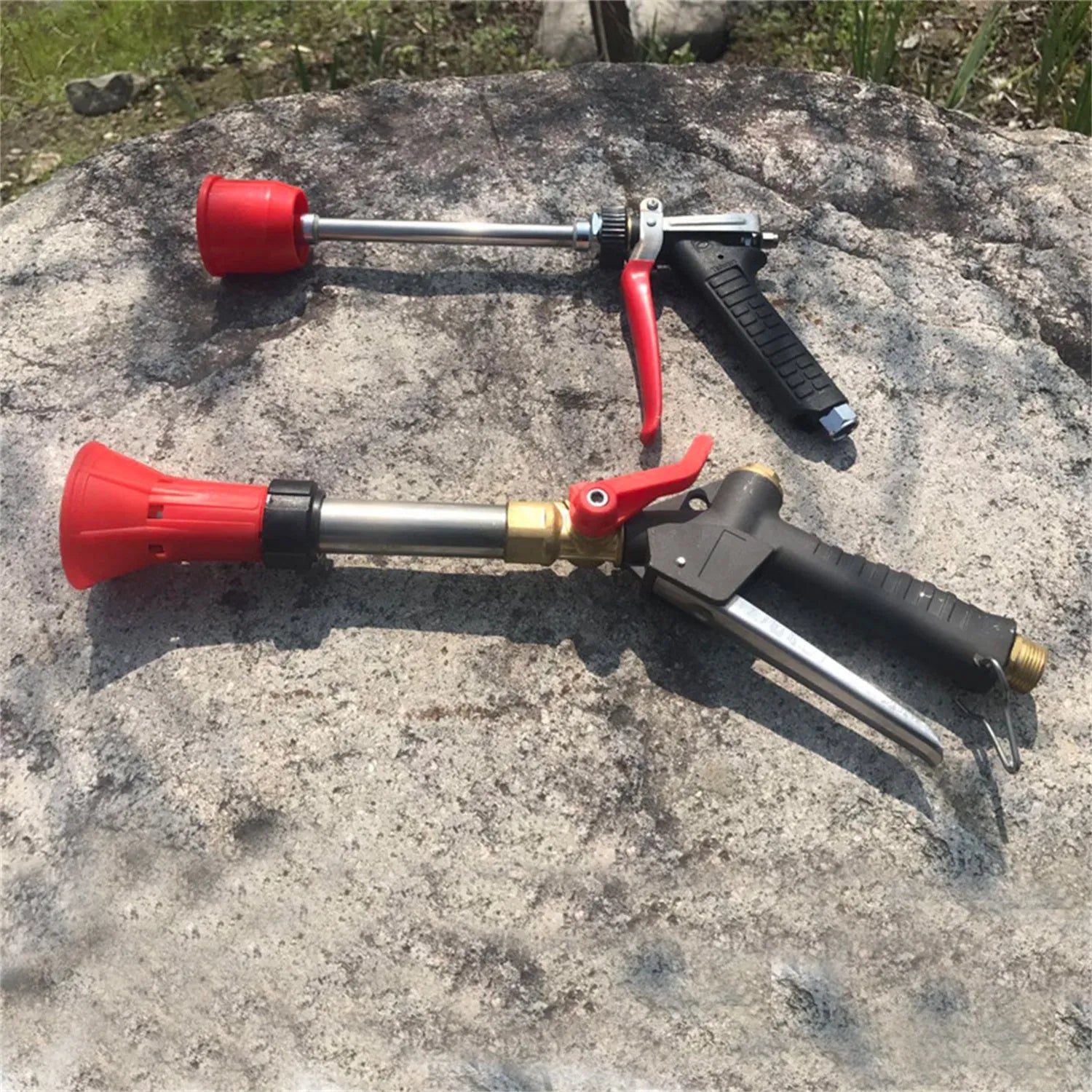 Submachine gun type agricultural spray gun for pesticide spraying with adjustable pressure control