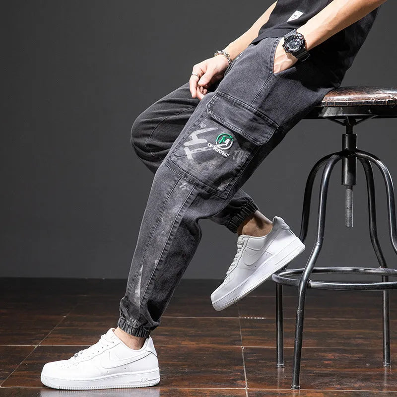Men's straight leg cargo jeans in blue with micro-elasticity cotton fabric
