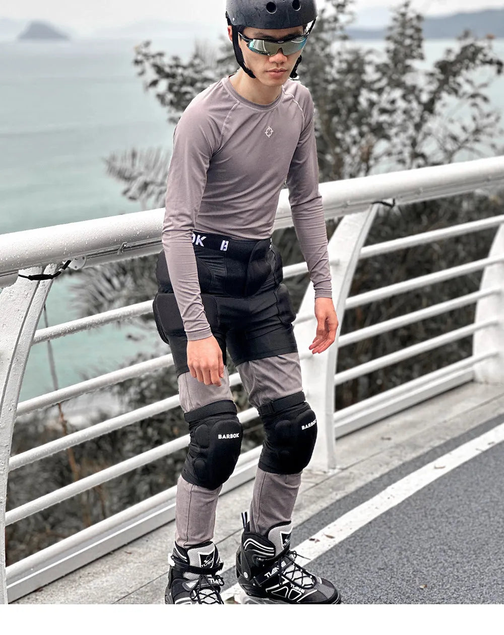 BA103 Black adults hip protector trousers for skating with integrated shock-absorbing pads
