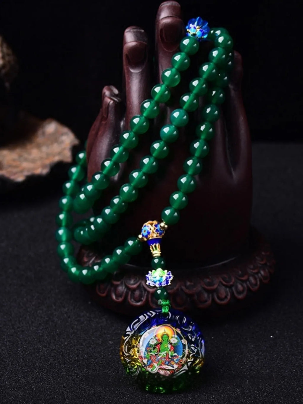 Handmade natural green agate 108-bead bracelet with Thangka pendant on wrist