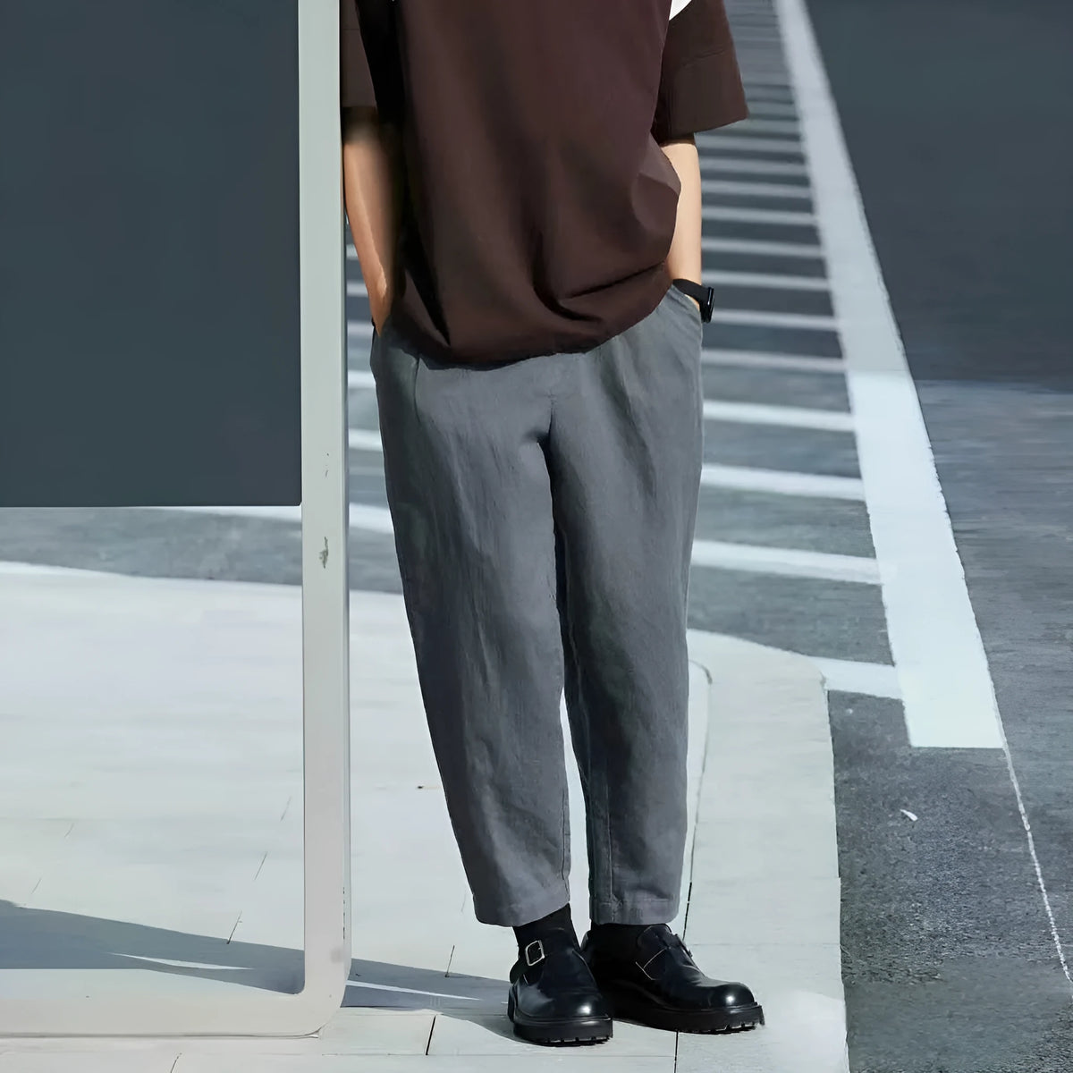 Men's loose straight-leg casual trousers in beige with drawstring waist