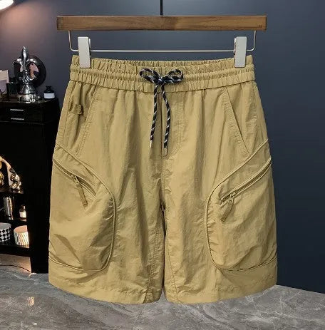 Men's camouflage cargo shorts in cotton blend fabric with cargo pockets and loose fit