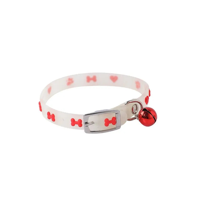 Luminous cat collar with adjustable 29cm silicone strap and metal bell in glow pattern design