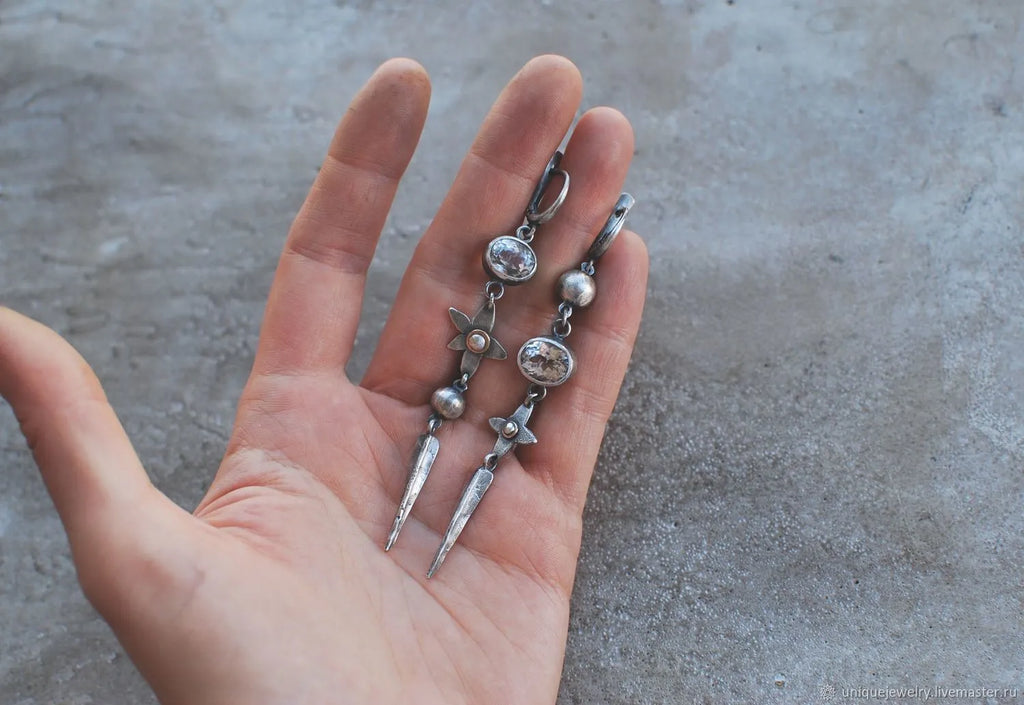 Hesheng geometric long pendant earrings in antique silver colour with rhinestone details