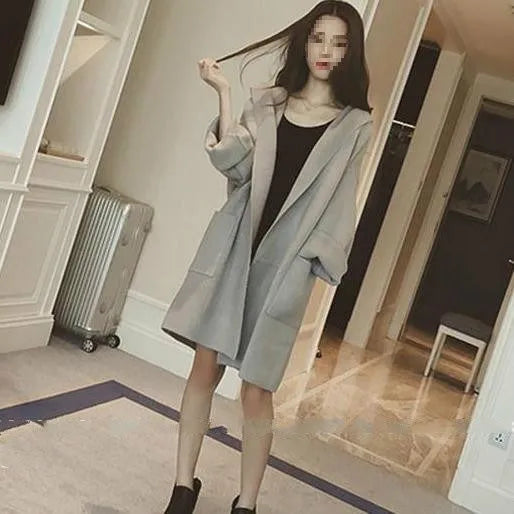 Plus size women's thin coat in loose fit with lace trim detail on cotton fabric