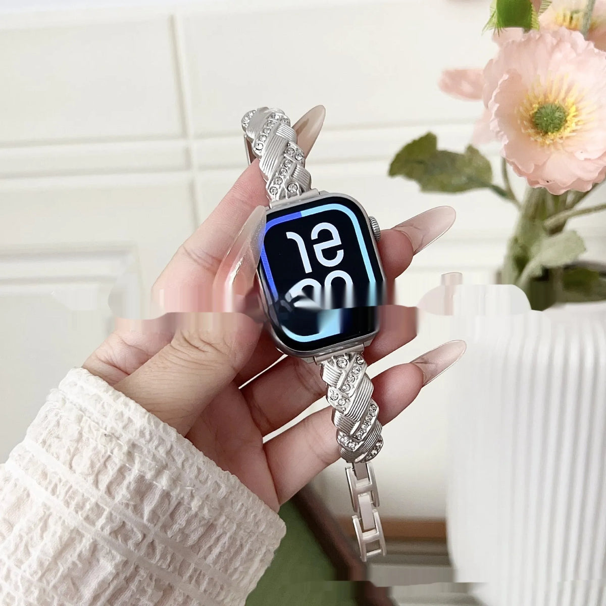 Zinc alloy metal Apple Watch strap with twist diamond link design in silver colour