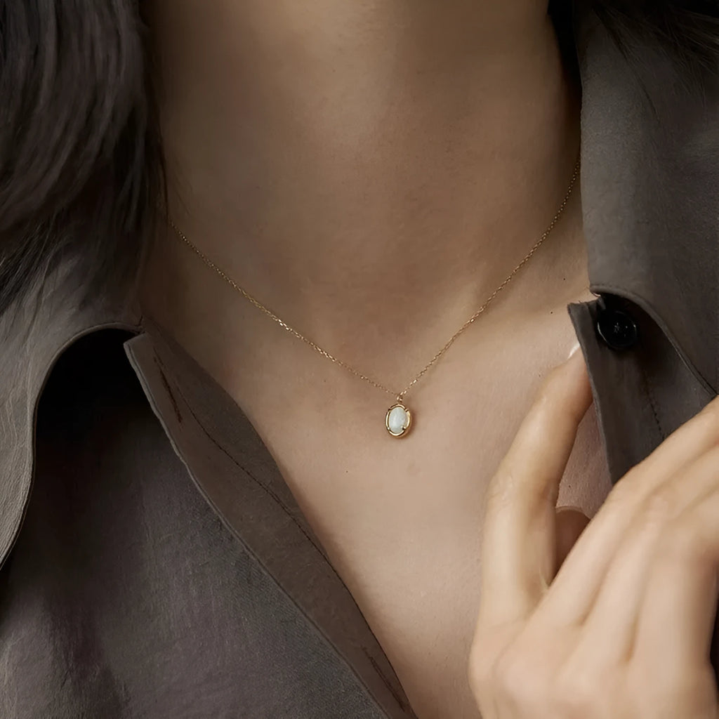 S925 silver oval pendant necklace with jelly opal in gold or white gold colour