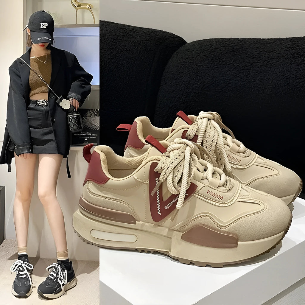 Women's retro platform sports shoes in black or khaki red with round toe and lace-up front.