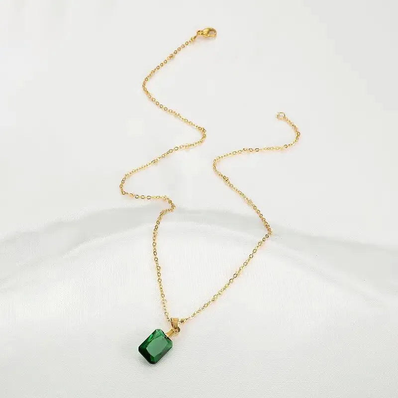 Copper geometric rectangular pendant necklace with O-ring chain in green colour