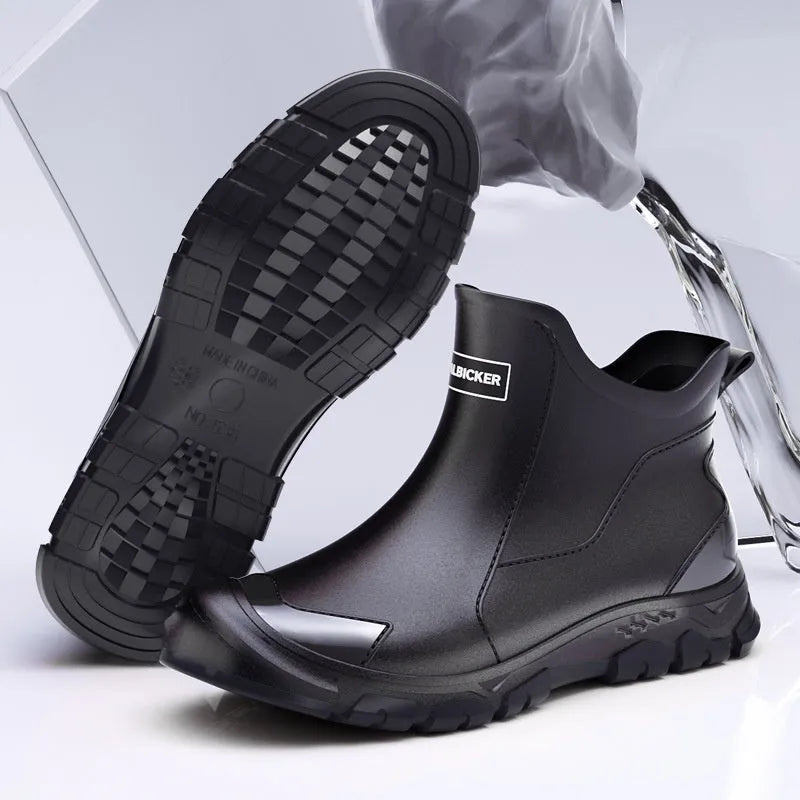 PVC outdoor wading non-slip rubber shoes in short tube rain boot design with round toe