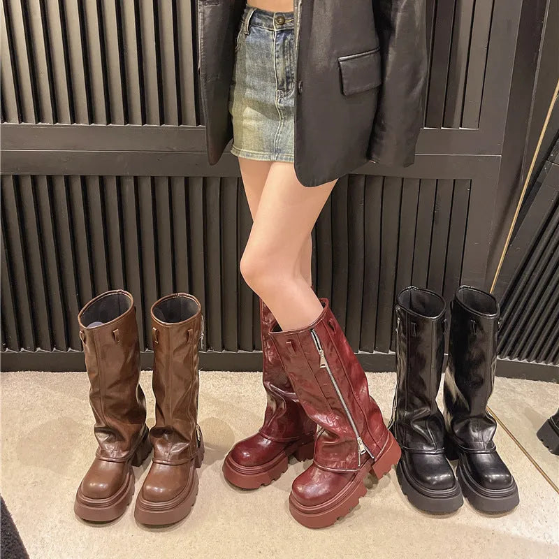 Platform Martin boots with square heel and high cylinder design in artificial PU material