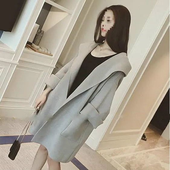 Plus size women's thin coat in loose fit with lace trim detail on cotton fabric