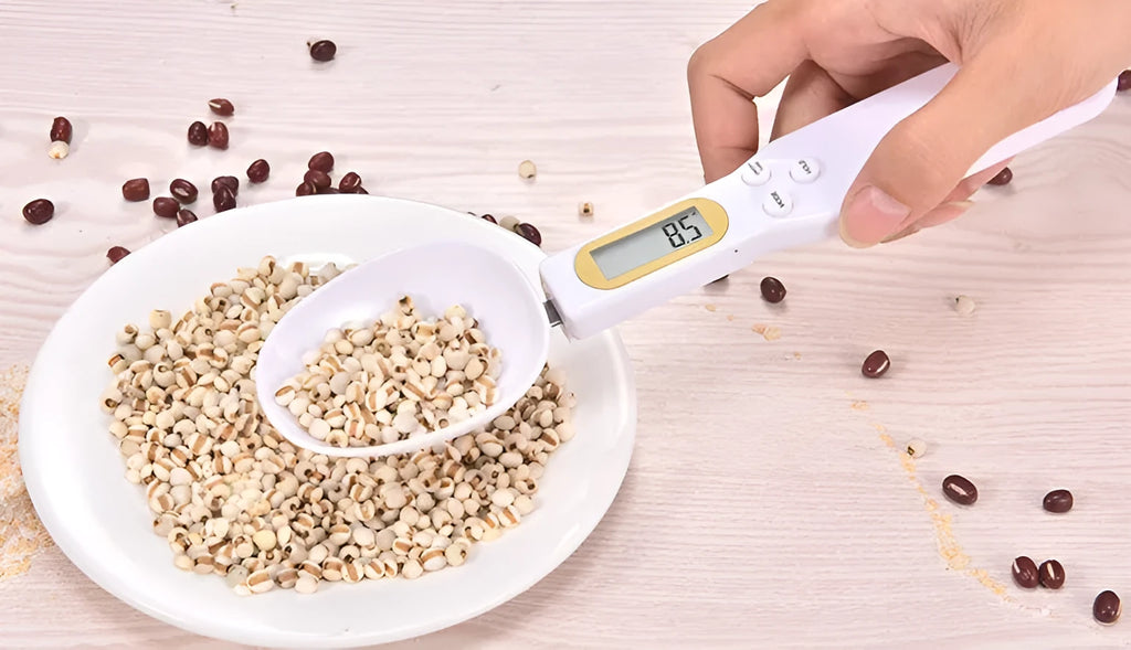 Electronic measuring spoon scale with digital display showing weight measurement