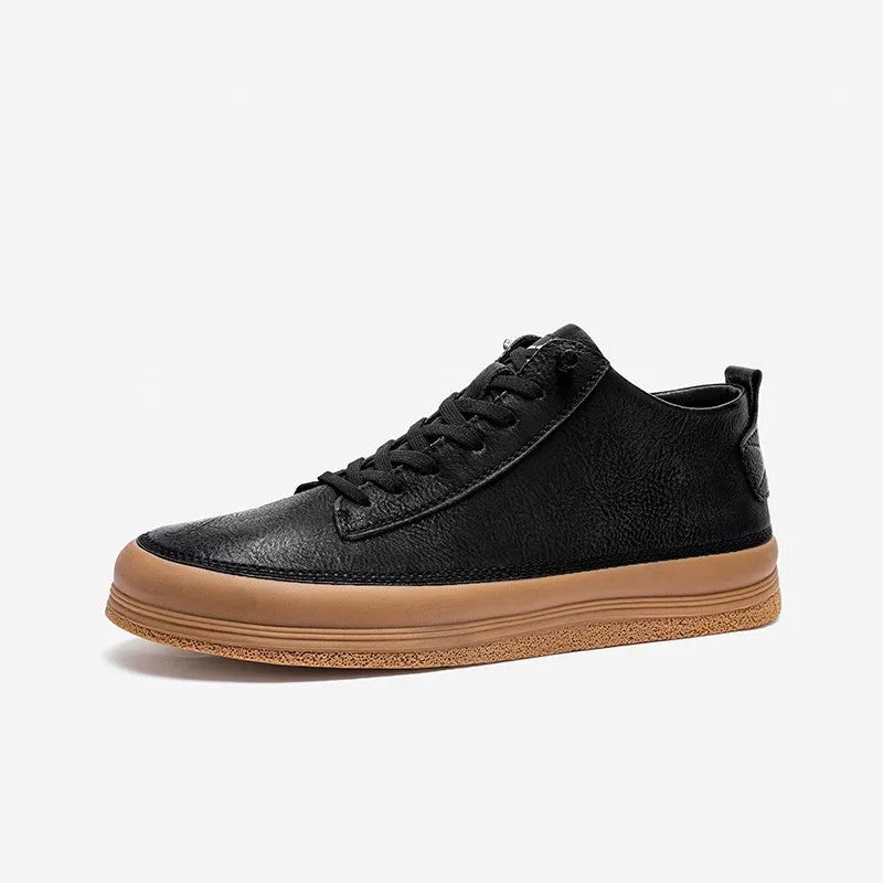 Men's black leather casual shoes with round toe and lace-up closure on rubber soles