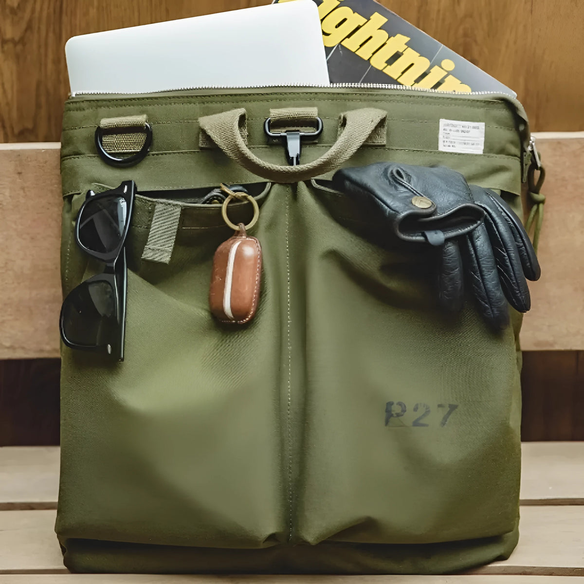 Marden Tooling Helmet retro canvas messenger bag for 15-inch laptops in charcoal black colour.