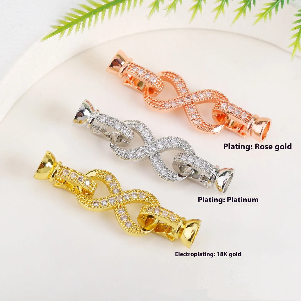 Small gold-coloured jewellery clasp with electroplated finish for DIY pearl necklaces