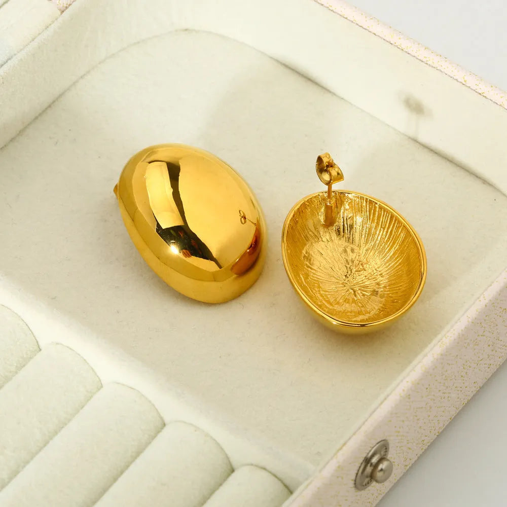 Geometric line design stainless steel ear studs with 18K gold electroplated glazed finish, colour DFE139.