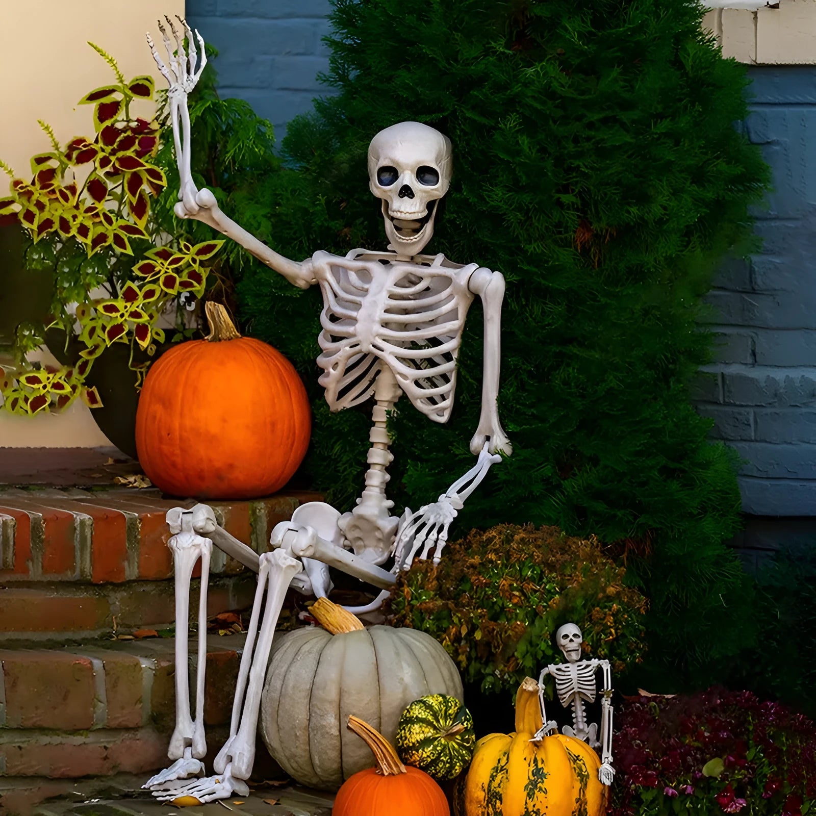 90cm tall movable joint Halloween skeleton model with plastic construction for outdoor decoration