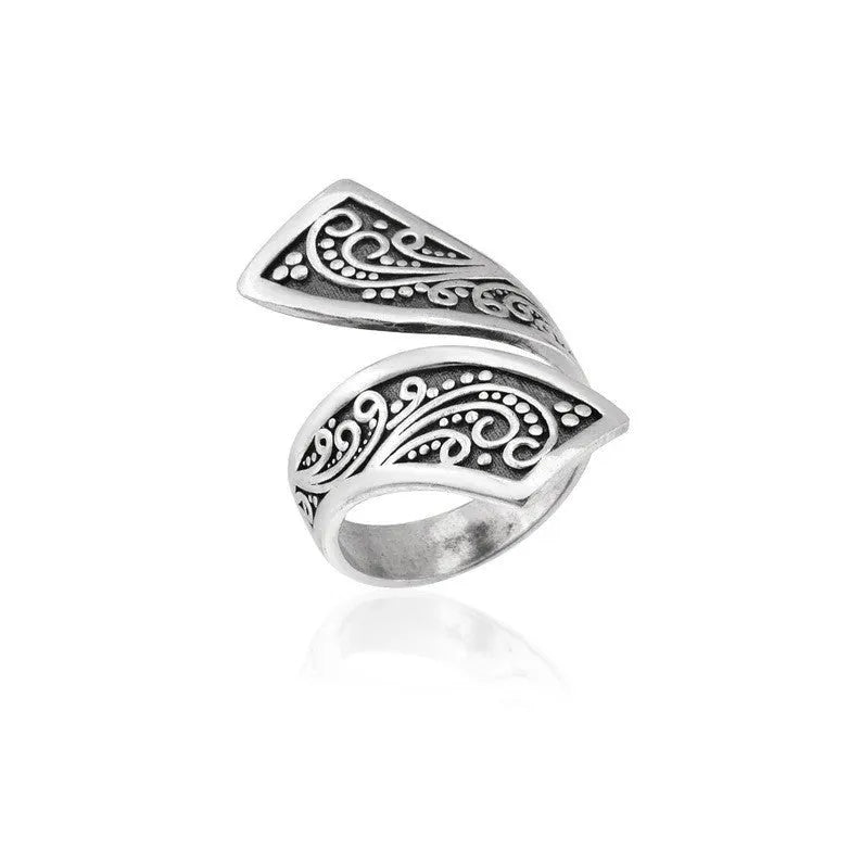 Silver adjustable women's ring with retro minimalist design on alloy base